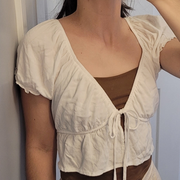 White Front-Tie Open Blouse - Picture 2 of 4